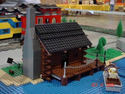  from LEGO Log Cabins logcabingatsoct03jb048.jpg