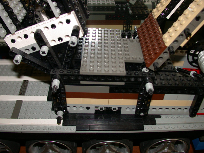 Gallaghersart b-turn-table from LEGO Cranes 