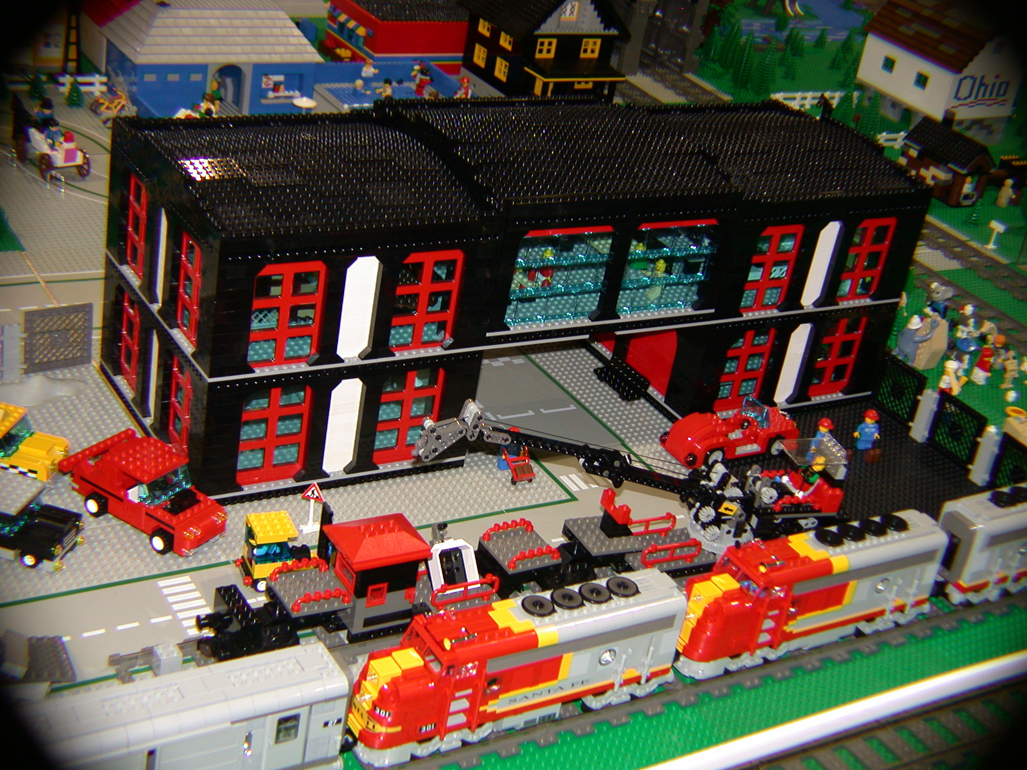 Gallaghersart joe building 542 from Dayton GATS Oct 2003 