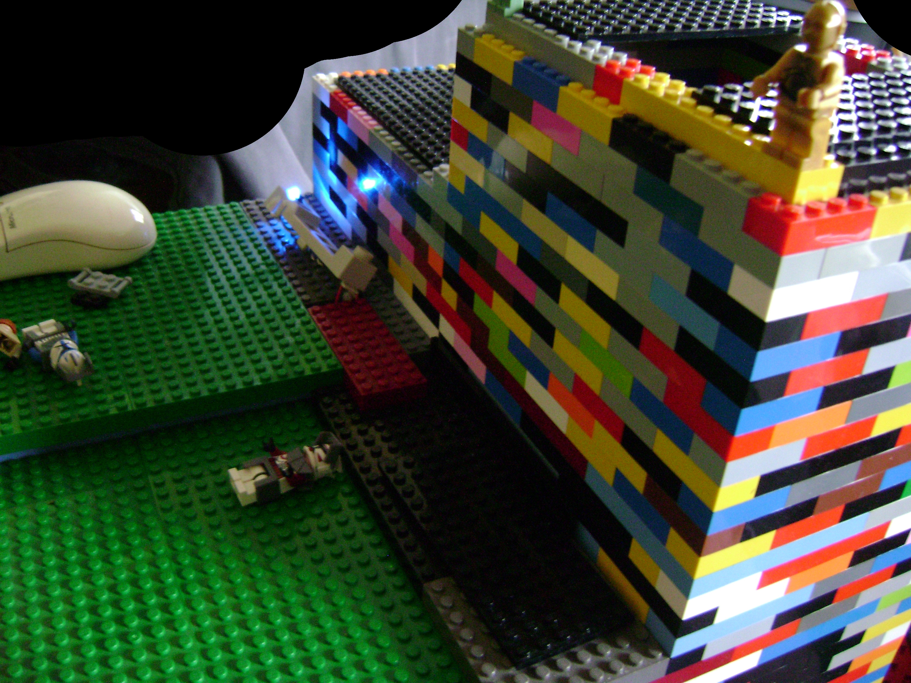 Gallaghersart dsc03418sm from LEGO PC Case 